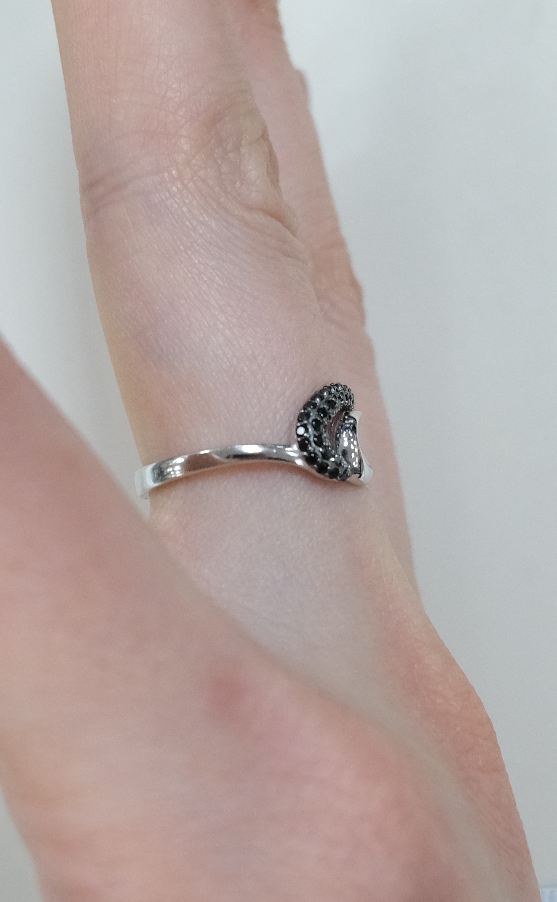 Серебряное кольцо со шпинелью
